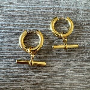 Elegant Gold Hoop Earrings with Bar Accent